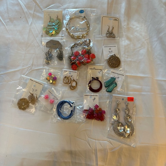 Jewelry - RANDOM jewelry 15 pieces